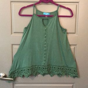 💚Francesca’s High-Neck Tank💚